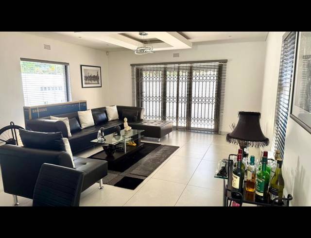 4 BEDROOM HOUSE FOR SALE IN NORWOOD